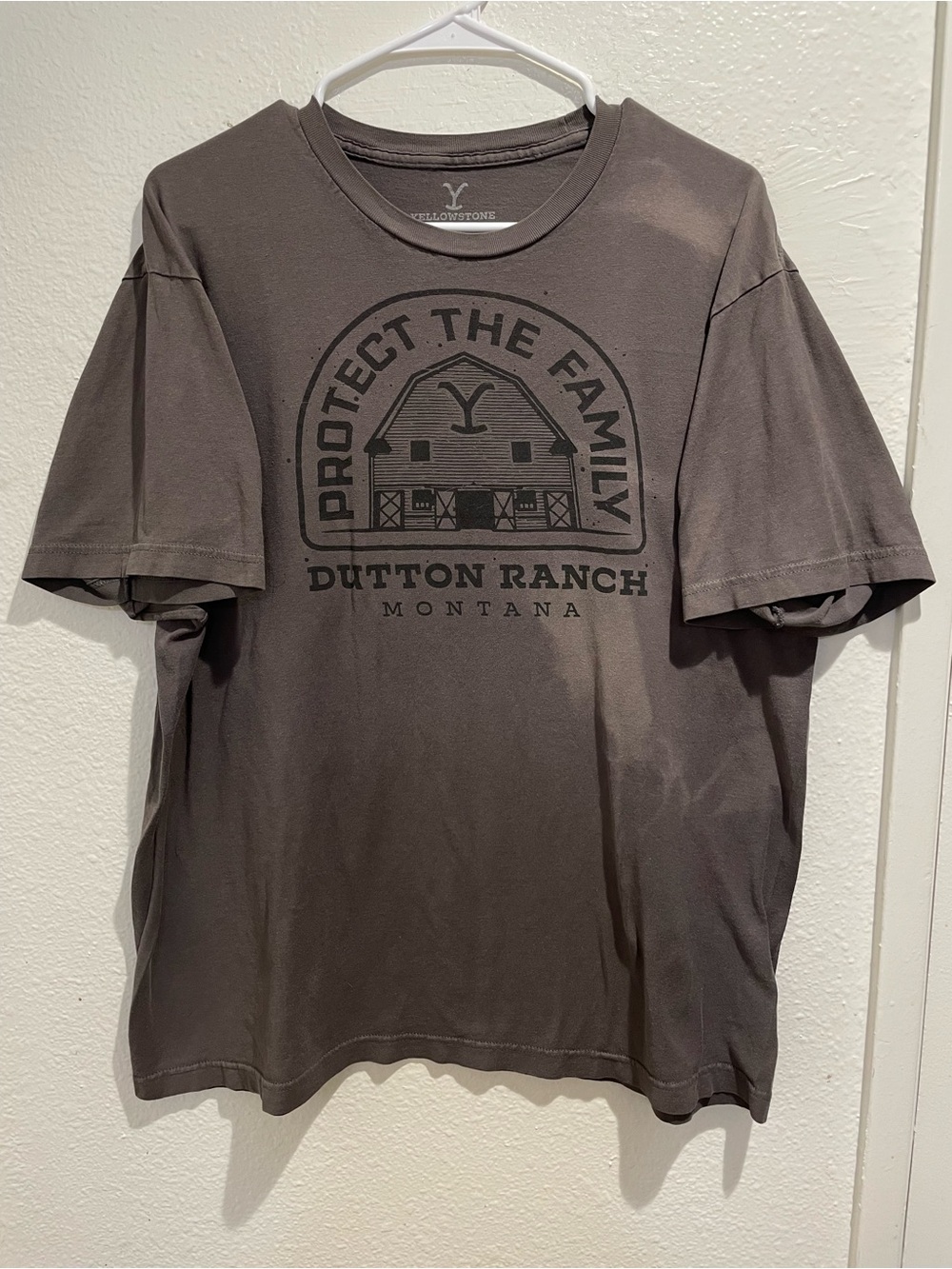 Yellowstone Dutton Ranch Protect The Family Graphic T Shirt Mens Size XL Brown